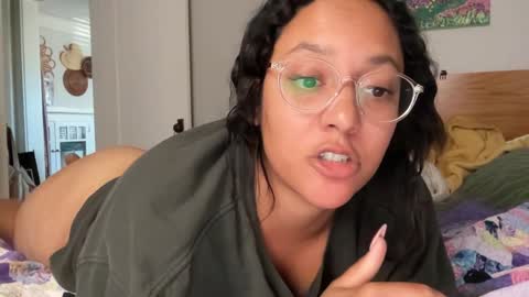 RIRI OR DREAMY online show from 5, 2, 2025