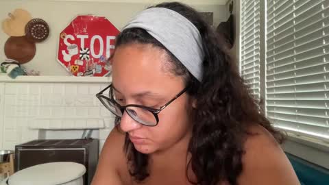 RIRI OR DREAMY online show from 14, 9, 2025