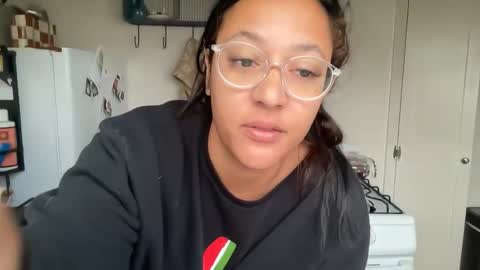 Snapshot of dreamyriri chatting on 5, 5, 2026 RIRI OR DREAMY online show from 5, 5, 2026
