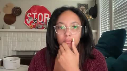 Snapshot of dreamyriri chatting on 10, 5, 2026 RIRI OR DREAMY online show from 10, 5, 2026