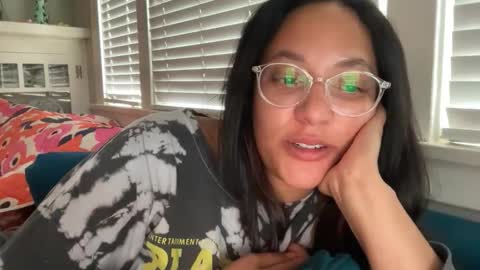Snapshot of dreamyriri chatting on 25, 5, 2026 RIRI OR DREAMY online show from 25, 5, 2026