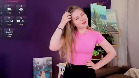 My name is  Luna  online show from 19, 3, 2026