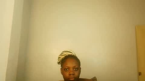 Snapshot of drip_doll_ chatting on 18, 5, 2026 Kimberly online show from 18, 5, 2026