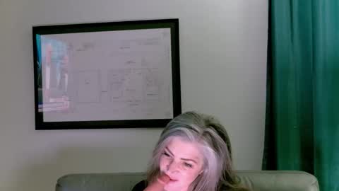 Angie online show from 26, 4, 2026