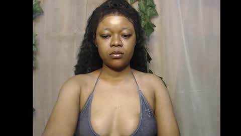 Snapshot of dripqueenx chatting on 4, 12, 2025 linda online show from 4, 12, 2025