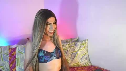 Snapshot of dual_seduction25 chatting on 10, 11, 2025 Juan Marulanda online show from 10, 11, 2025