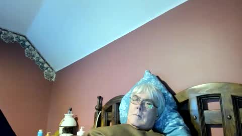 Snapshot of dug38 chatting on 21, 11, 2025 Doug online show from 21, 11, 2025