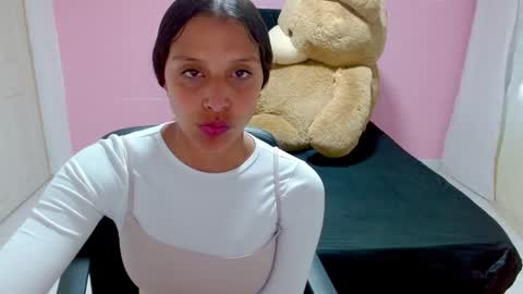 dulce1609 online show from 28, 1, 2025