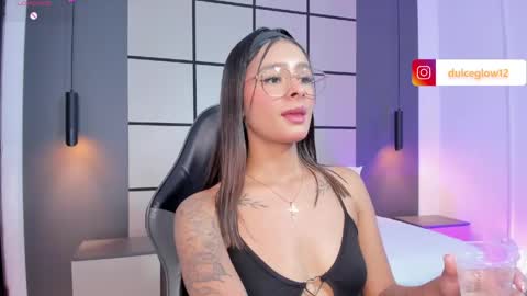 Snapshot of dulce_glow_ chatting on 23, 5, 2026 D U L C E online show from 23, 5, 2026