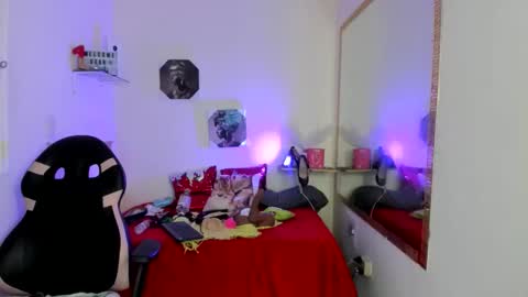 Snapshot of dulce_luna_small chatting on 3, 6, 2026 DULCE online show from 3, 6, 2026