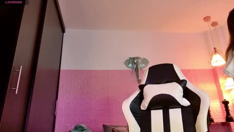 dulce_stormy online show from 19, 2, 2026