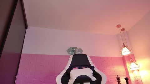 dulce_stormy online show from 5, 3, 2026