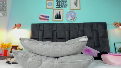 DULCE AURORA online show from 18, 1, 2025