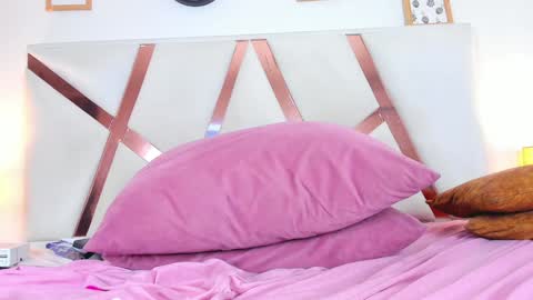 DULCE AURORA online show from 6, 2, 2025