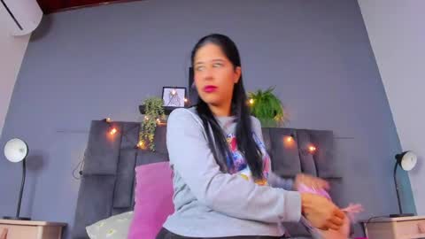 DULCE AURORA online show from 26, 4, 2026