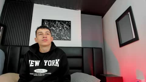 Snapshot of duolust chatting on 23, 9, 2025 Thomas and Noah online show from 23, 9, 2025