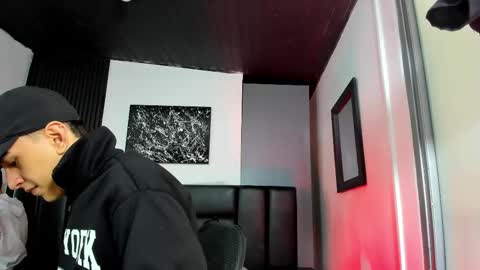 Snapshot of duolust chatting on 30, 9, 2025 Thomas and Noah online show from 30, 9, 2025