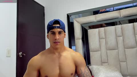 duran_dhikol1 online show from 11, 1, 2025