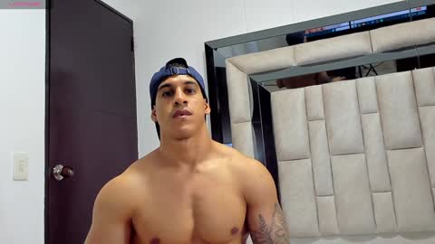 duran_dhikol1 online show from 26, 1, 2025