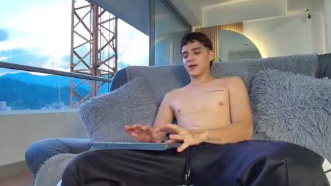 Dustin online show from 6, 11, 2025