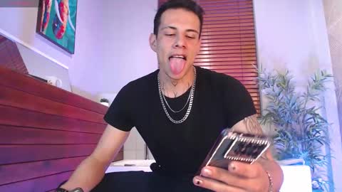 Dustin Sonne online show from 17, 11, 2025