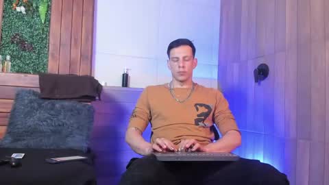 Dustin Sonne online show from 24, 4, 2026