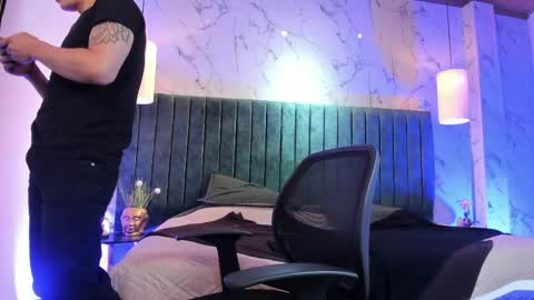 Dustin Sonne online show from 25, 4, 2026