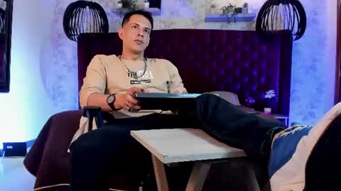 Dustin Sonne online show from 25, 7, 2026