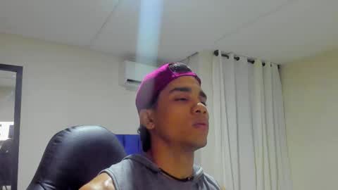 Snapshot of dustyn__michelle chatting on 1, 2, 2026 DUSTYN MICHELLE online show from 1, 2, 2026