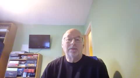 Snapshot of dutchunclejohn chatting on 24, 11, 2025 DutchUncleJohn online show from 24, 11, 2025