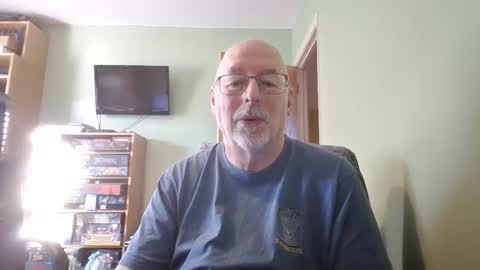 Snapshot of dutchunclejohn chatting on 3, 12, 2025 DutchUncleJohn online show from 3, 12, 2025