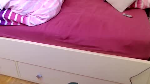 Snapshot of duufy_83 chatting on 5, 3, 2026 MorgenLatte83 Rene online show from 5, 3, 2026