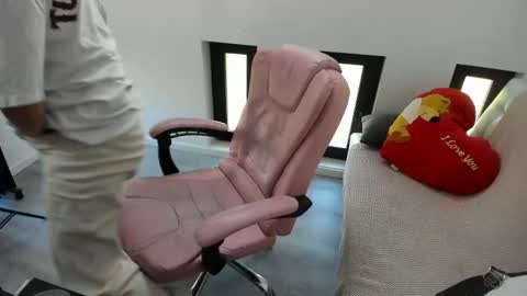 dayana online show from 23, 4, 2026