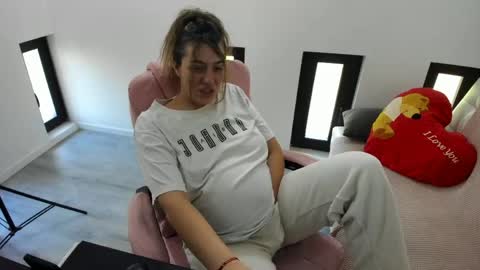 dayana online show from 24, 4, 2026