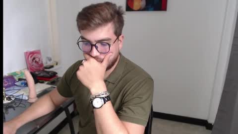 Snapshot of dylanhot10 chatting on 17, 12, 2024 dylanhot10 online show from 17, 12, 2024