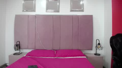 dymoni222 online show from 5, 3, 2025