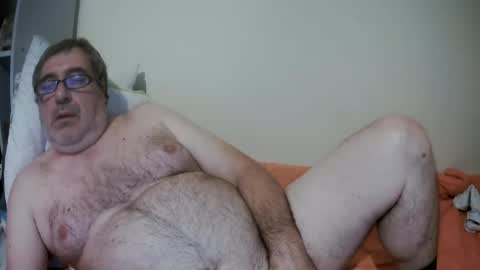 Snapshot of e1415926 chatting on 1, 12, 2024 Uncle Emo online show from 1, 12, 2024