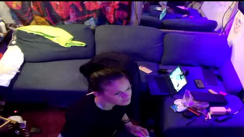 Kryztal Klear Jaxx online show from 11, 1, 2025