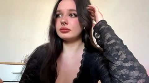 Snapshot of earleneohanley chatting on 8, 4, 2026 Maya online show from 8, 4, 2026