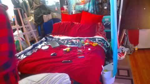 Snapshot of eastbayboy57 chatting on 15, 12, 2025 eastbayboy57 online show from 15, 12, 2025