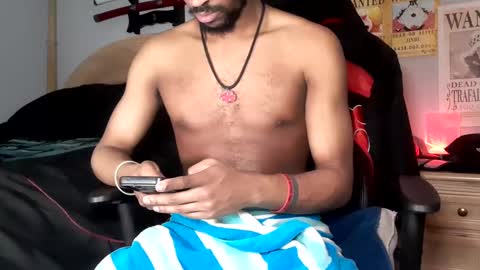 TWITTER   INSTAGRAM    easybreezy20   ONLINE 1230 AM TO 7AM online show from 17, 1, 2025