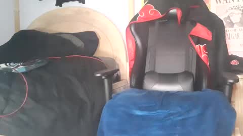 TWITTER   INSTAGRAM    easybreezy20   ONLINE 1230 AM TO 7AM online show from 29, 1, 2025