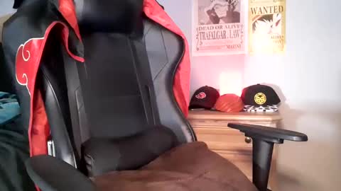 TWITTER   INSTAGRAM    easybreezy20   ONLINE 1230 AM TO 7AM online show from 5, 10, 2025