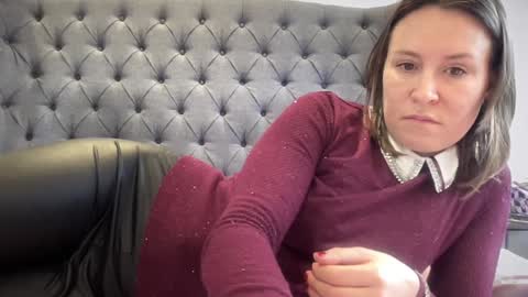 Nadia Ferreira  online show from 15, 12, 2025