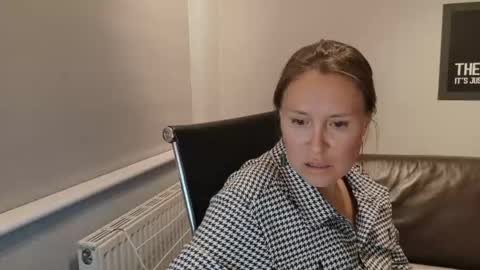 Nadia Ferreira  online show from 8, 6, 2026