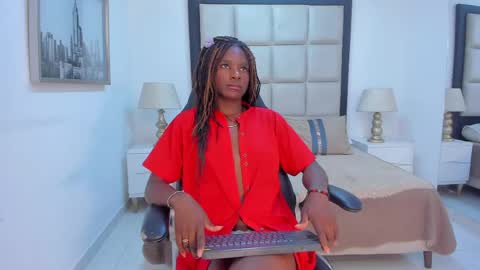 ebonnyshantall online show from 25, 5, 2026