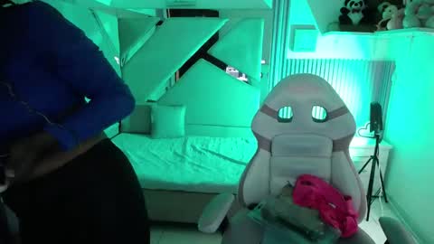 ebony_rizon online show from 6, 4, 2026