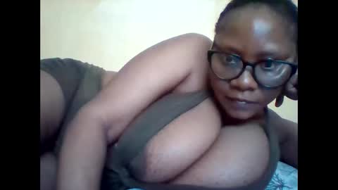 Snapshot of ebonybussy chatting on 3, 5, 2026 MAMITO online show from 3, 5, 2026