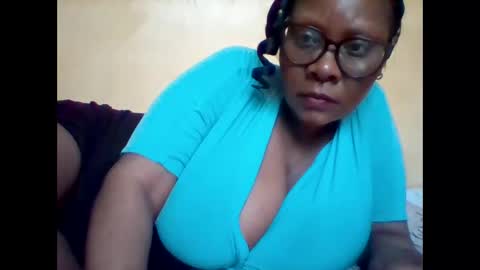 Snapshot of ebonybussy chatting on 10, 5, 2026 MAMITO online show from 10, 5, 2026