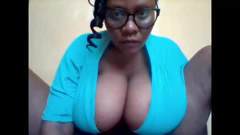 Snapshot of ebonybussy chatting on 11, 5, 2026 MAMITO online show from 11, 5, 2026